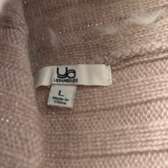 Cozy Tan Knit Fur Vest with Fringe - Picture 5 of 5